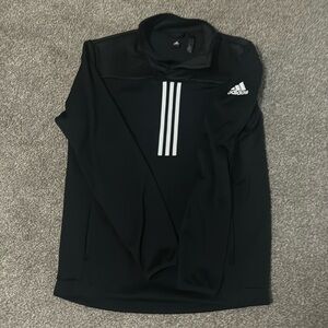 Men’s black long sleeved quarter zip pullover